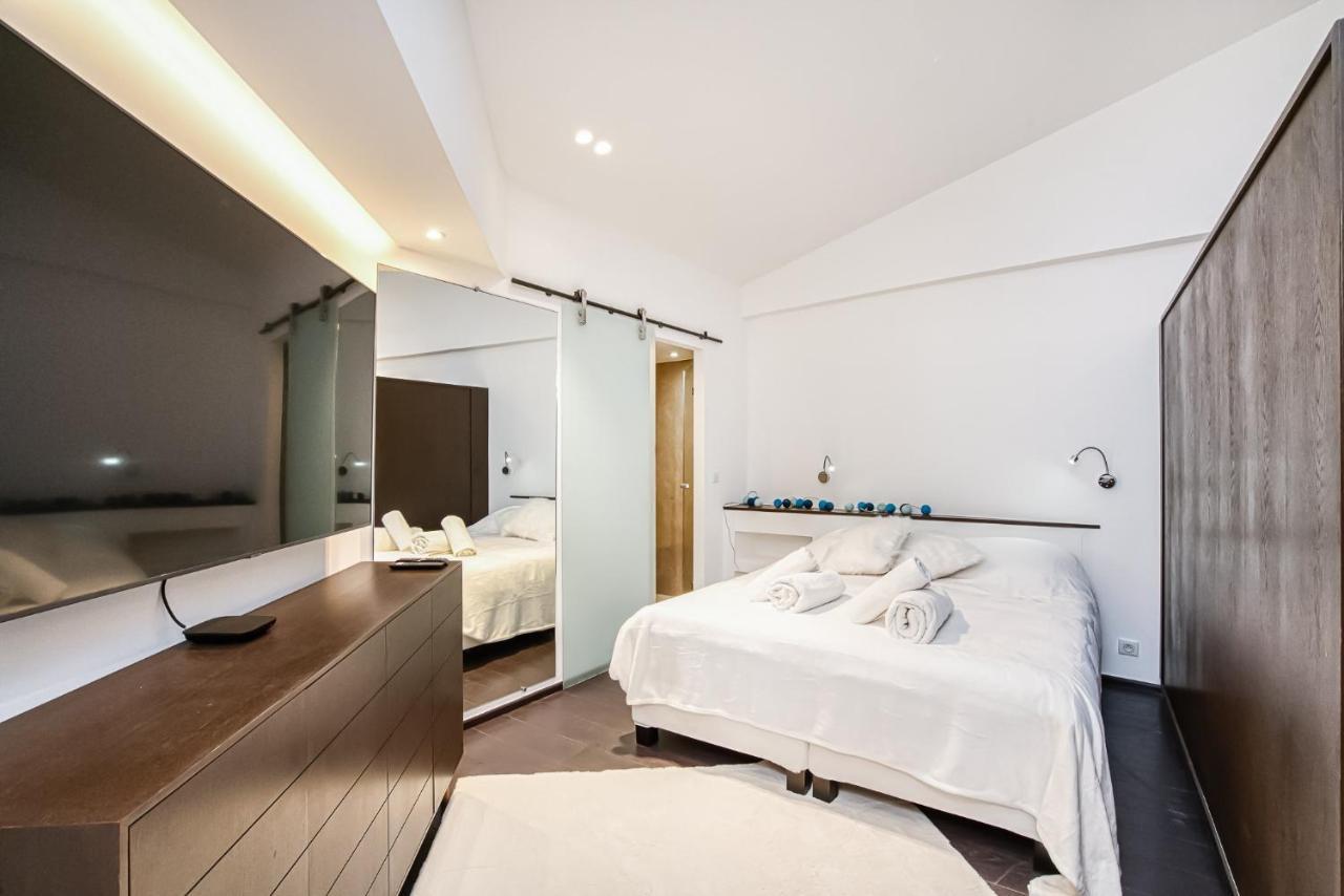 Appartement Place Des Lices Avec Parking 圣特罗佩 外观 照片