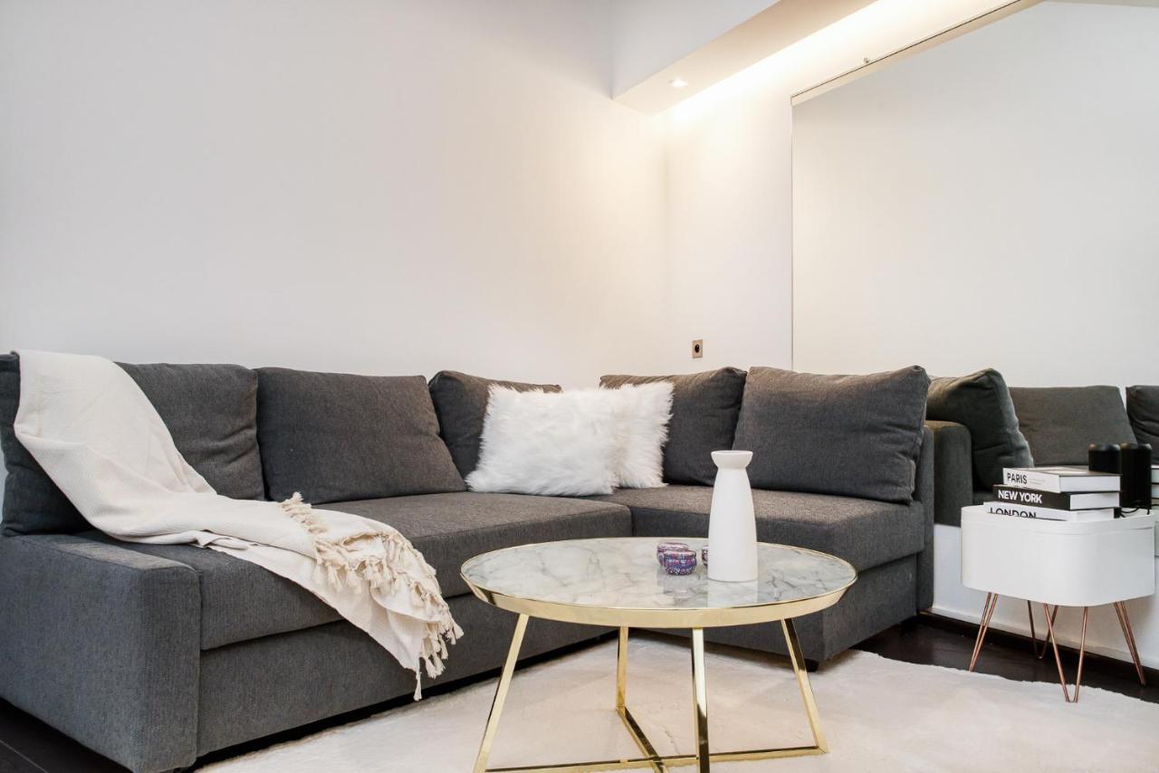 Appartement Place Des Lices Avec Parking 圣特罗佩 外观 照片